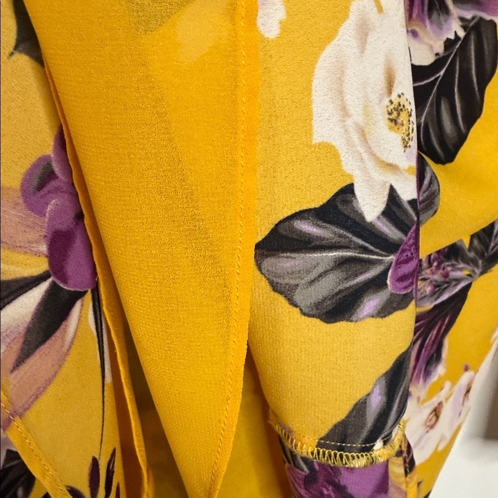 Laura - small - Yellow Floral Long Sleeve Blouse - Picture 4 of 7